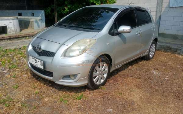 TOYOTA YARIS E