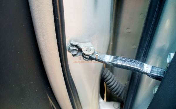 TOYOTA YARIS E