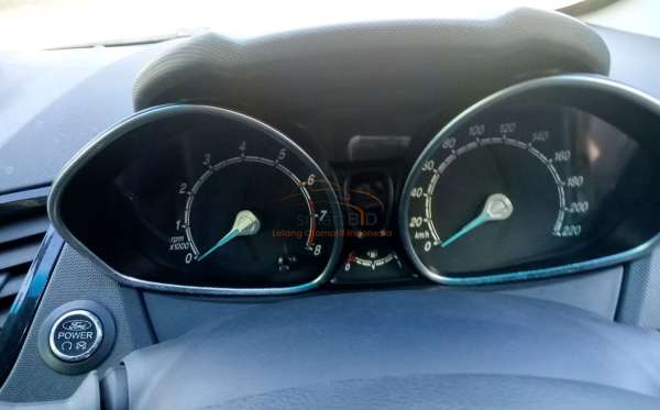 FORD  FIESTA  1.5L