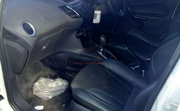 FORD  FIESTA  1.5L