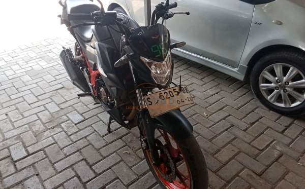 HONDA CB 150 R