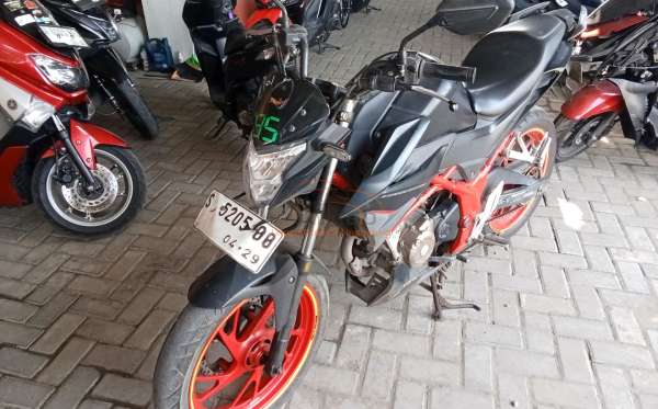 HONDA CB 150 R