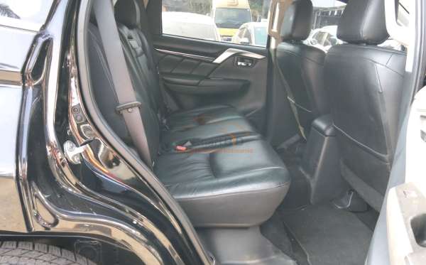 MITSUBISHI PAJERO SPORT 2.5L EXCEED (4X2)