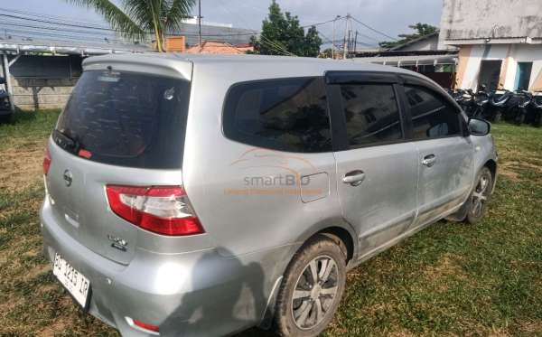 NISSAN GRAND LIVINA XV 1.5