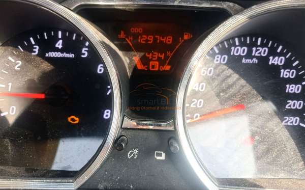NISSAN GRAND LIVINA XV 1.5