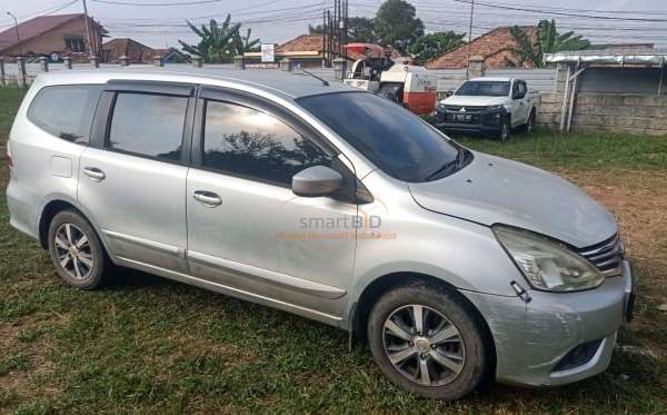 NISSAN GRAND LIVINA XV 1.5