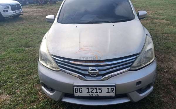 NISSAN GRAND LIVINA XV 1.5