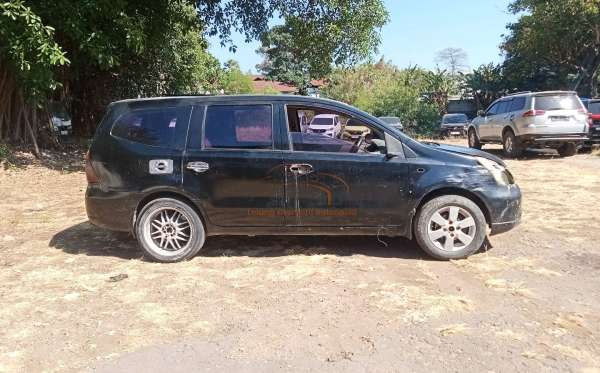 NISSAN  GRAND LIVINA