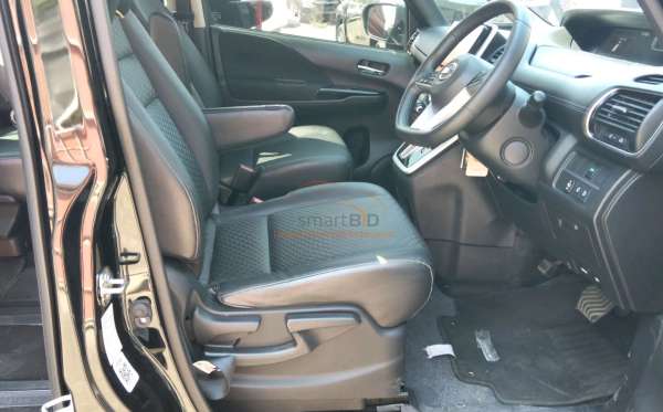 NISSAN SERENA 2.0
