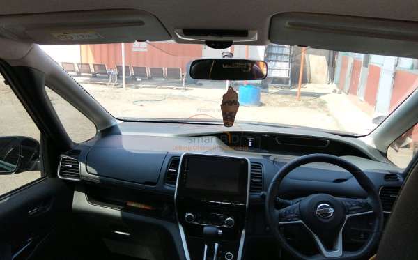 NISSAN SERENA 2.0