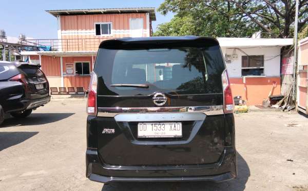NISSAN SERENA 2.0