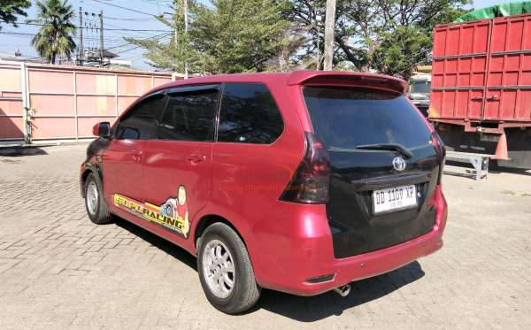 TOYOTA  AVANZA  G