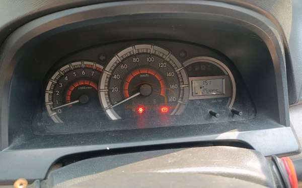 TOYOTA AVANZA 1.3 E