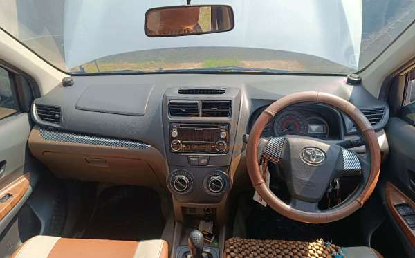 TOYOTA AVANZA 1.3 E