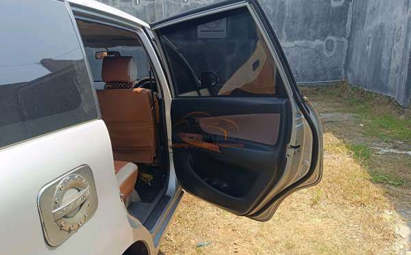 TOYOTA AVANZA 1.3 E
