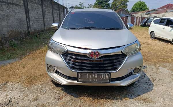 TOYOTA AVANZA 1.3 E