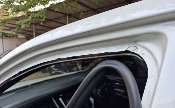TOYOTA HARRIER 2.0 L