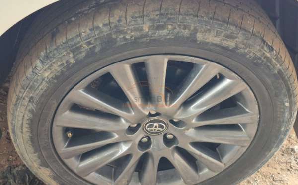 TOYOTA HARRIER 2.0 L