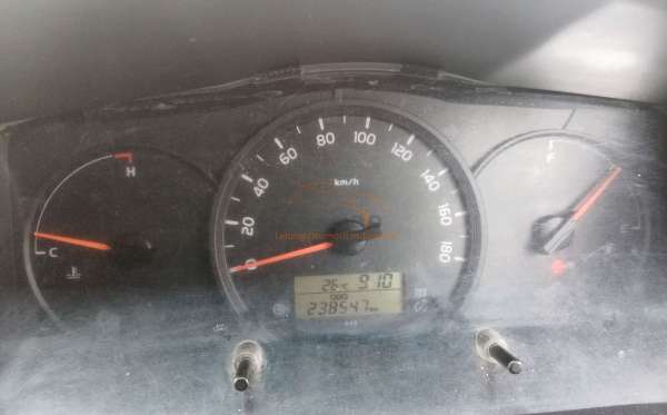TOYOTA HI ACE COMMUTER