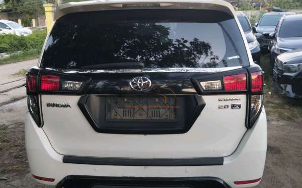 TOYOTA INNOVA