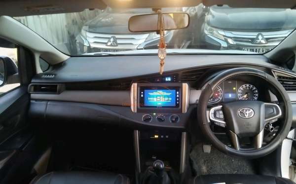 TOYOTA INNOVA