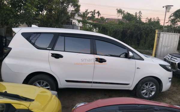 TOYOTA INNOVA