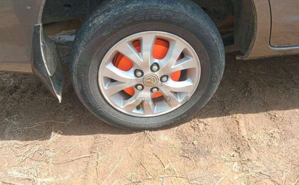 TOYOTA INNOVA G