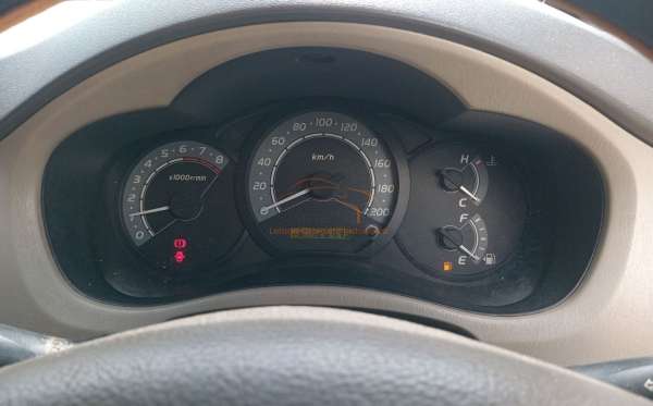 TOYOTA INNOVA G