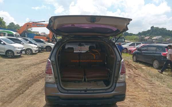 TOYOTA INNOVA G