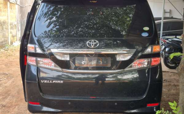 TOYOTA VELLFIRE 2.4