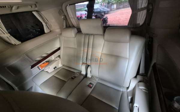TOYOTA VELLFIRE 2.4