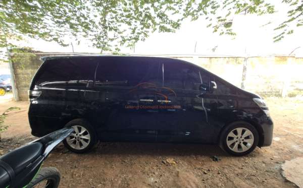TOYOTA VELLFIRE 2.4