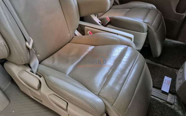 TOYOTA VELLFIRE 2.4