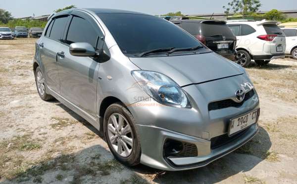 TOYOTA YARIS J