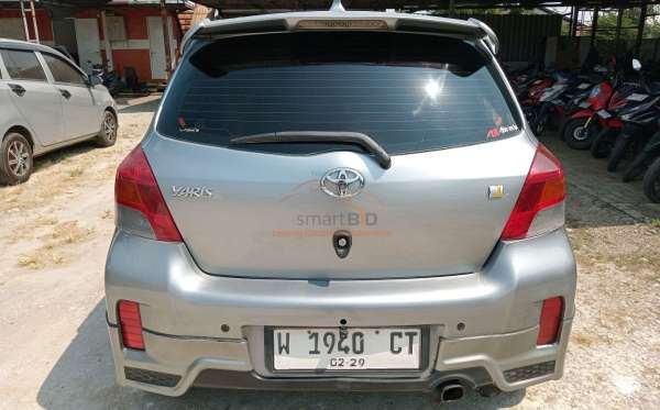 TOYOTA YARIS J
