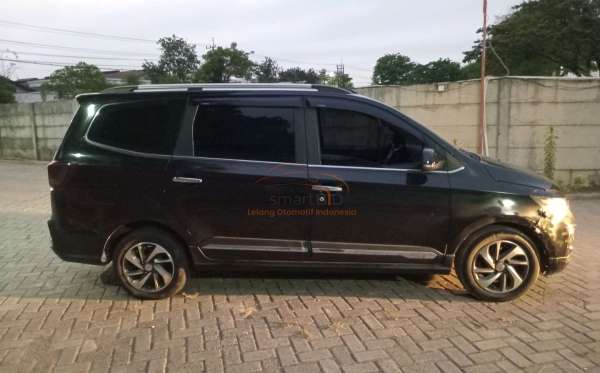 WULING CONFERO S
