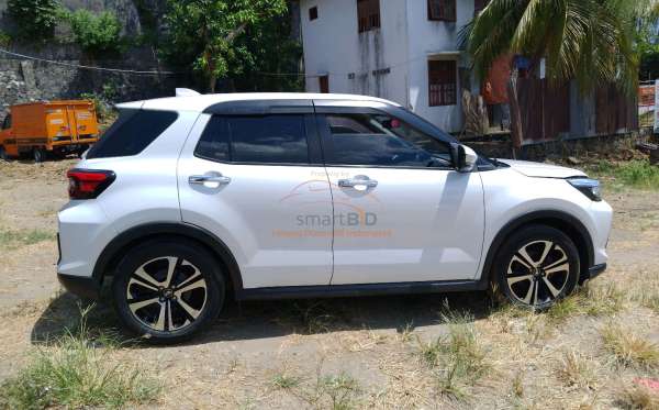 DAIHATSU ROCKY