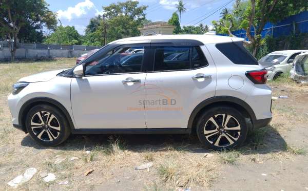 DAIHATSU ROCKY
