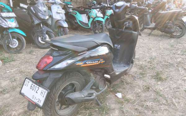 HONDA  GENIO
