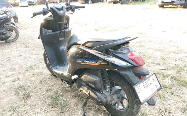 HONDA  GENIO