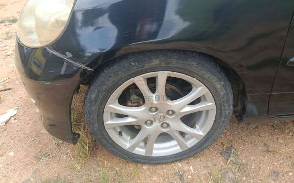 HONDA JAZZ GD3 1.5 IDSI MT