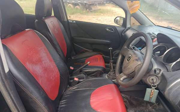 HONDA JAZZ GD3 1.5 IDSI MT