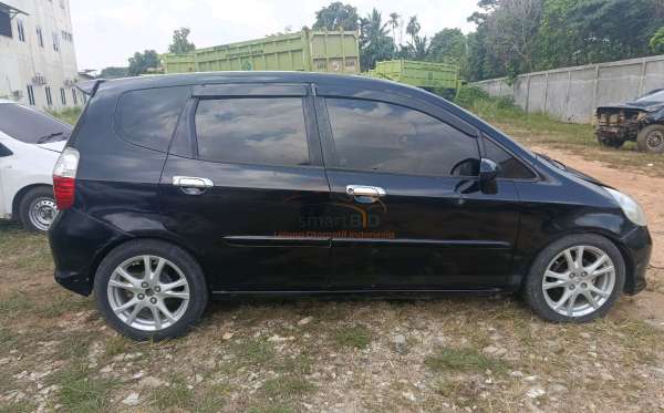 HONDA JAZZ GD3 1.5 IDSI MT