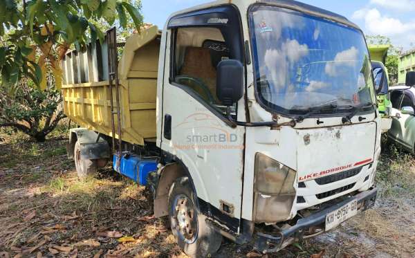 ISUZU NMR