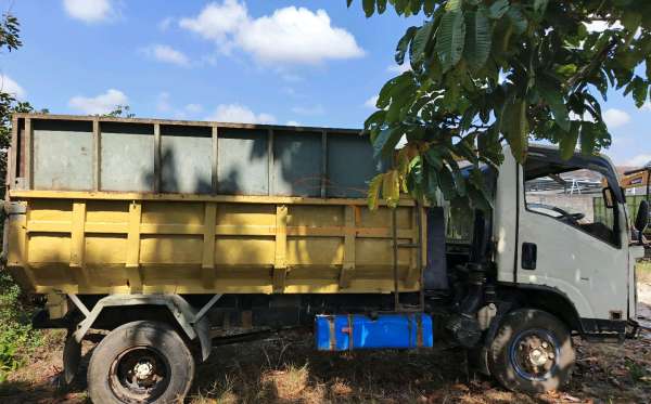 ISUZU NMR