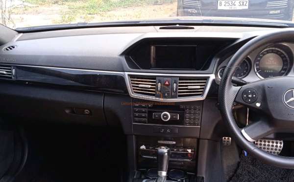 MERCEDES BENZ E 250 CGI