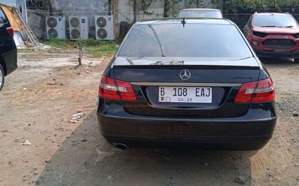 MERCEDES BENZ E 250 CGI