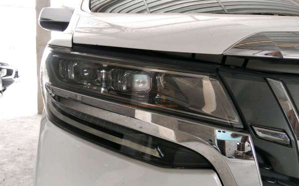 TOYOTA ALPHARD 2.5