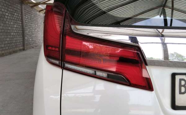 TOYOTA ALPHARD 2.5