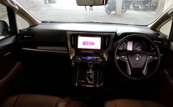 TOYOTA ALPHARD 2.5